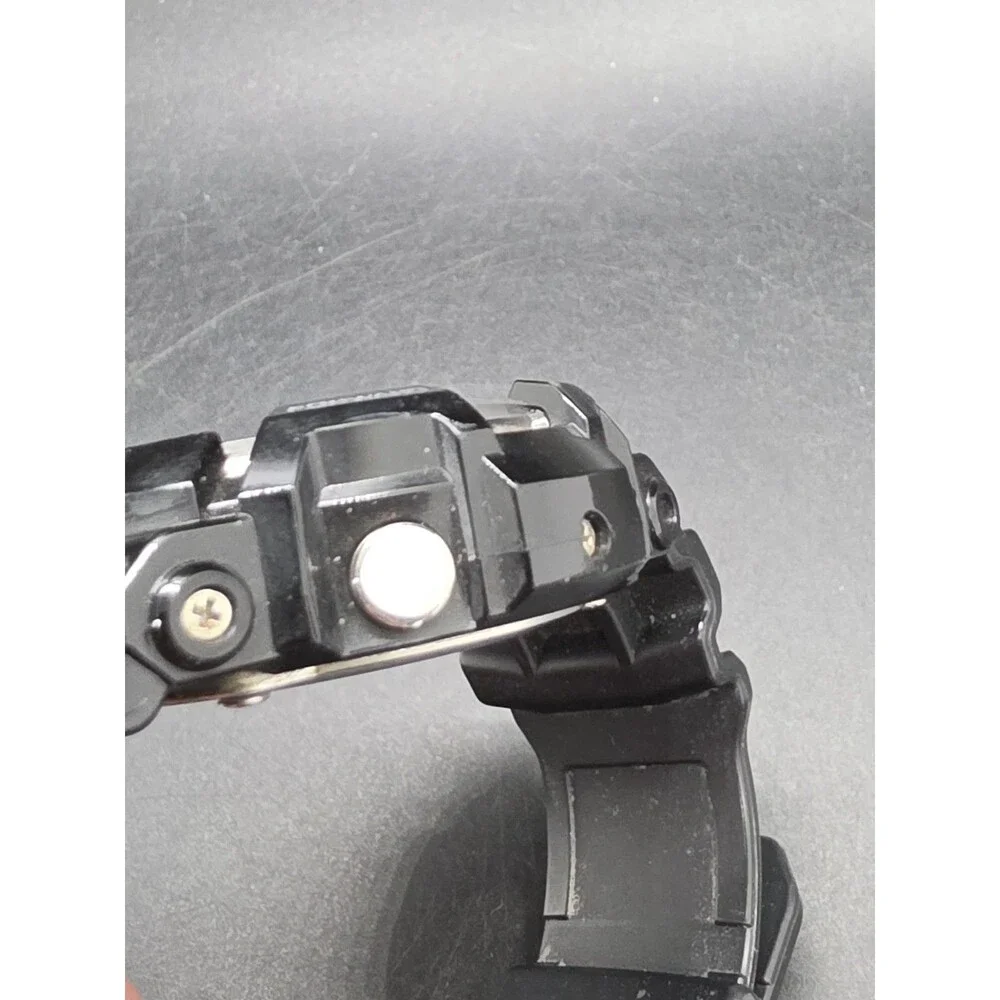 Casio G-Shock 5229 GA-200BW Black/Sliver Digital/Analog Works! (new battery)
